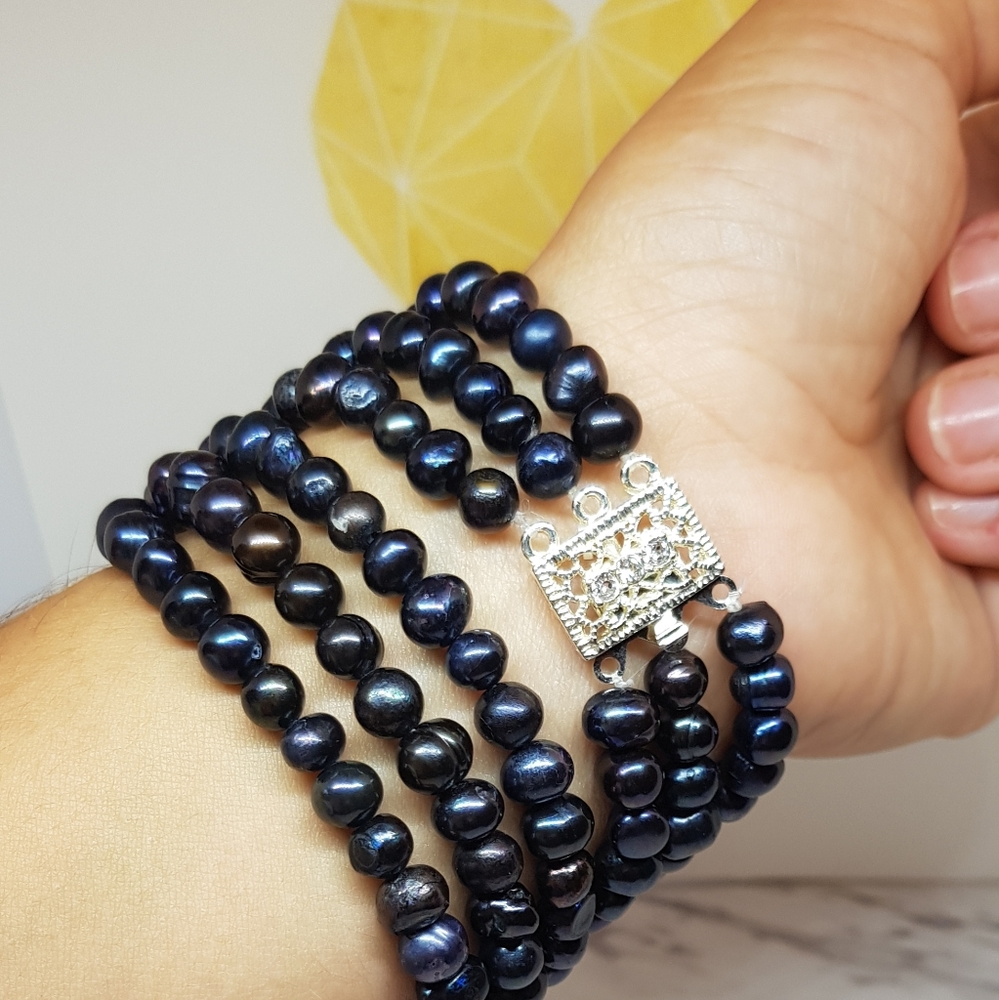 Dynamic pearl bracelets - Picture 2 of 3